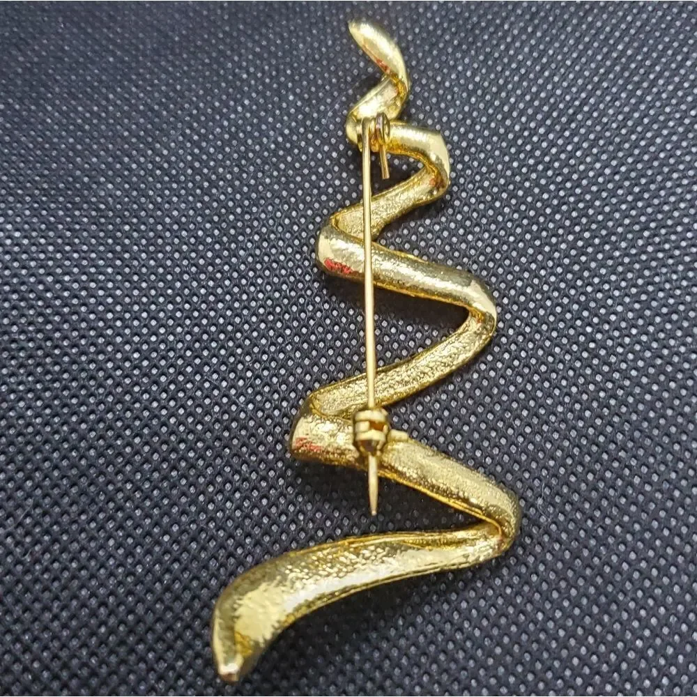 Vintage Gold Wavy Brooch